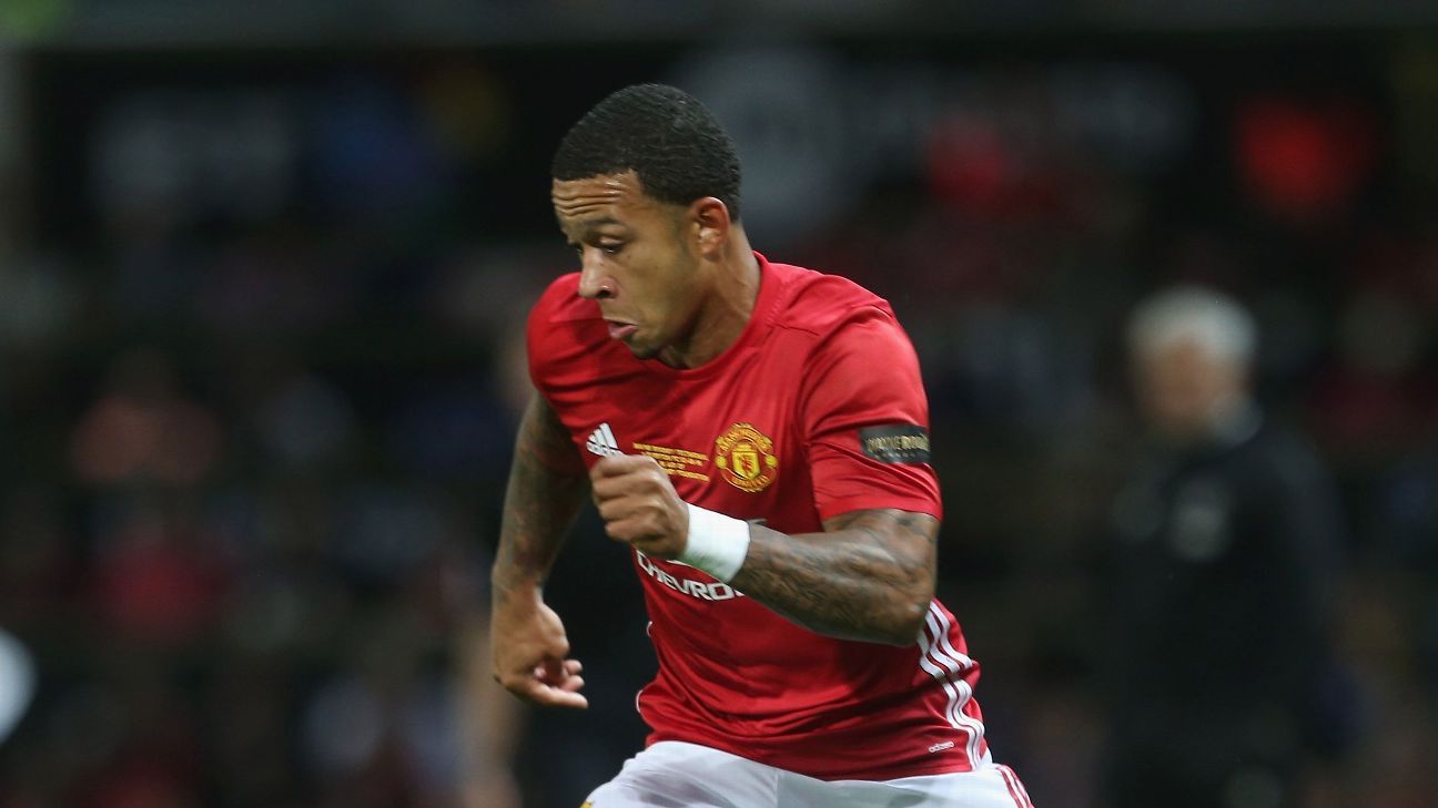 Memphis Depay becoming Manchester United's super agent after