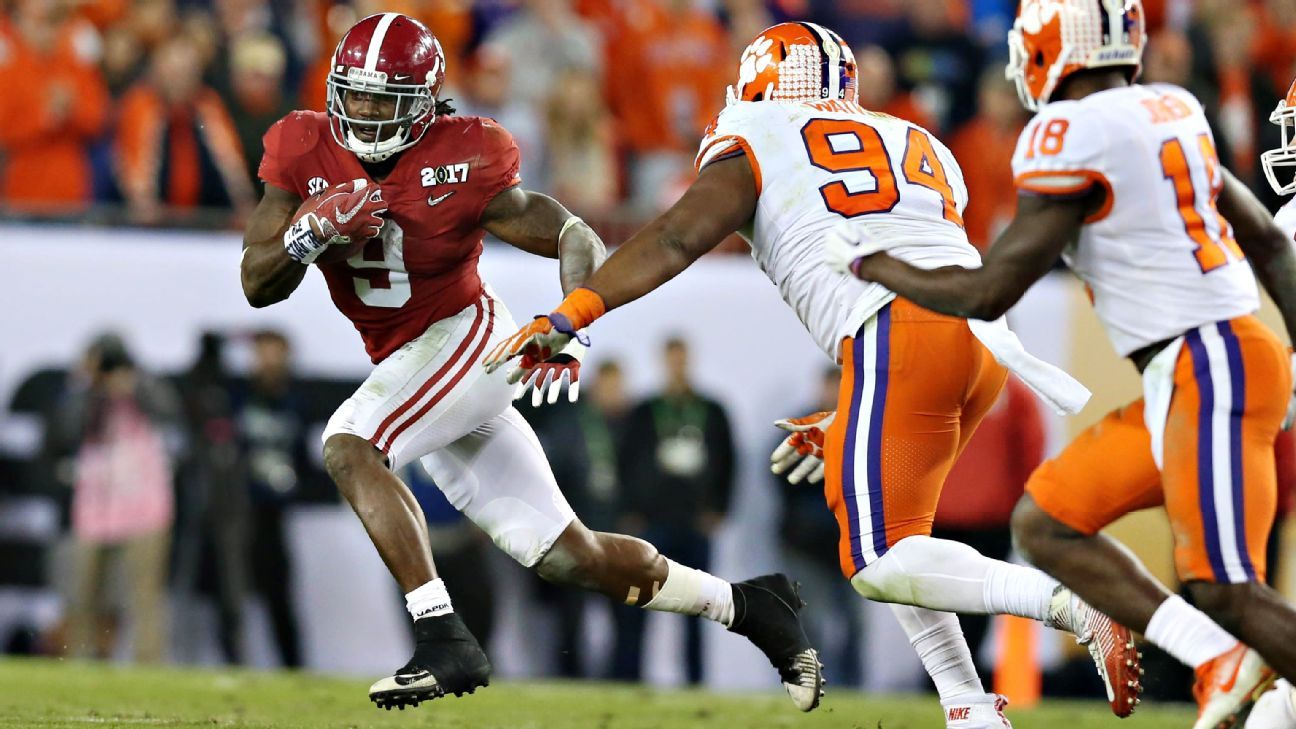 NFL Auction  GEORGIA BULLDOGS RB SONY MICHEL & RB NICK CHUBB DUAL-SIGNED  REVOLUTION HELMET