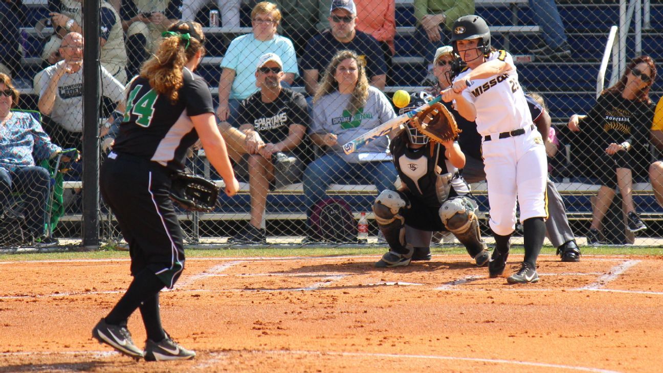 2017 NCAA softball Jordan Seneca of Saint Francis Red Flash, Braxton