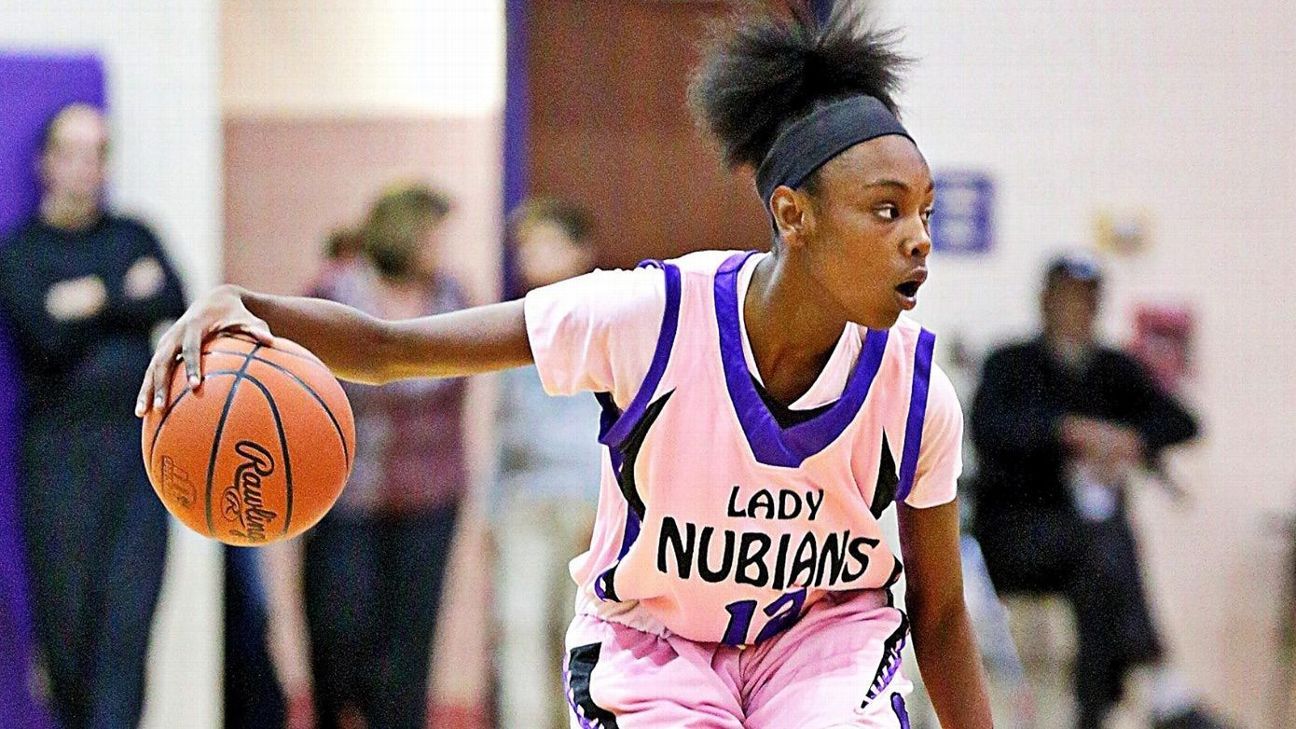 Women's basketball point guard prospect Jordan Horston puts passing