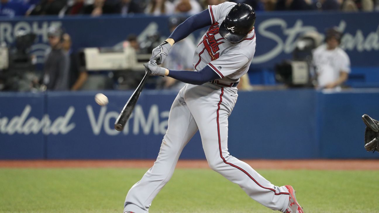 Freddie Freeman. Big swing in slow motion. 