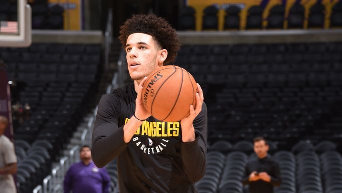 Lonzo Ball Arrives to 1st NBA Game Wearing Dodgers Jersey 