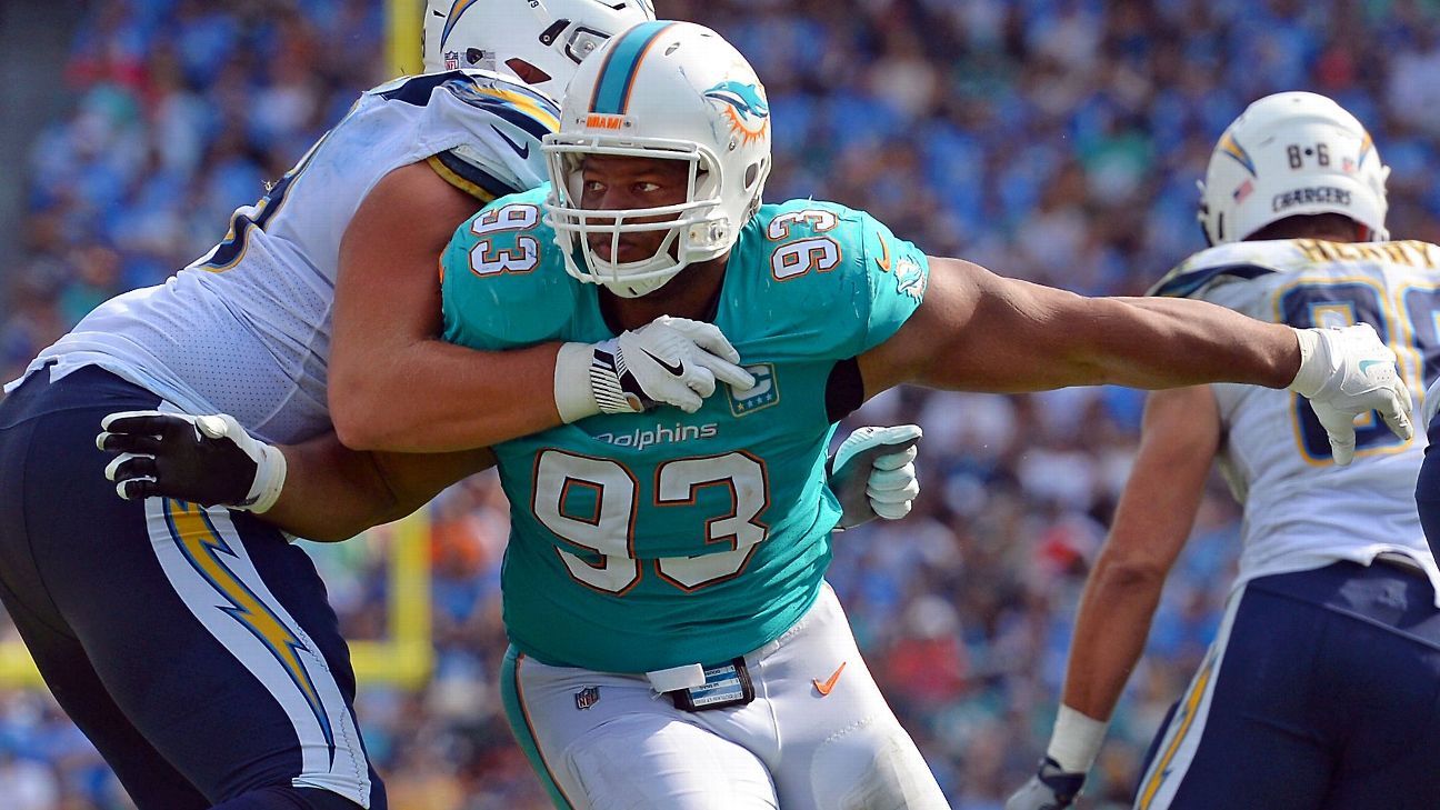 Ndamukong Suh focused on job at hand with Detroit Lions, not contract -  ESPN - NFC North- ESPN