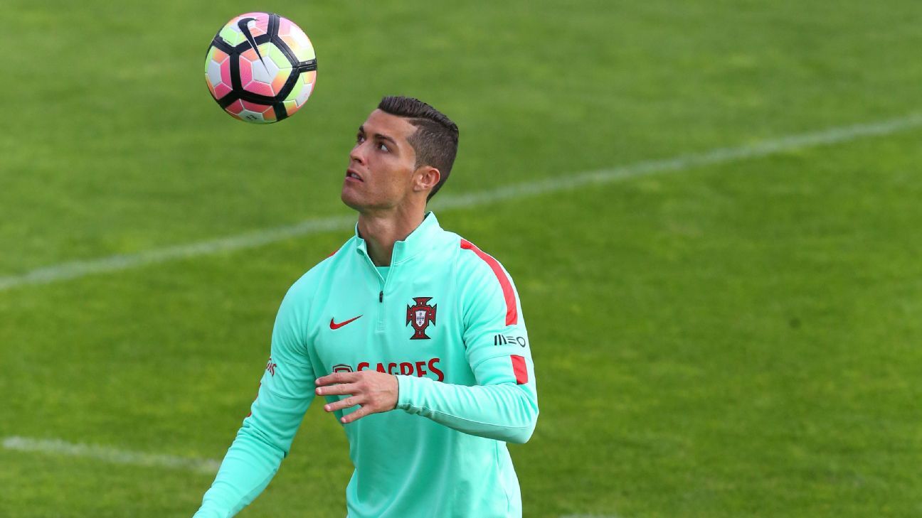 Cristiano Ronaldo confessa que arriscou a carreira ao jogar a final da  Champions e a Copa - ESPN