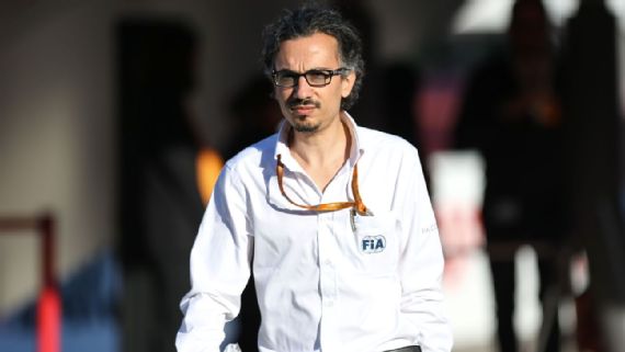 Лоран Мекис в форме FIA