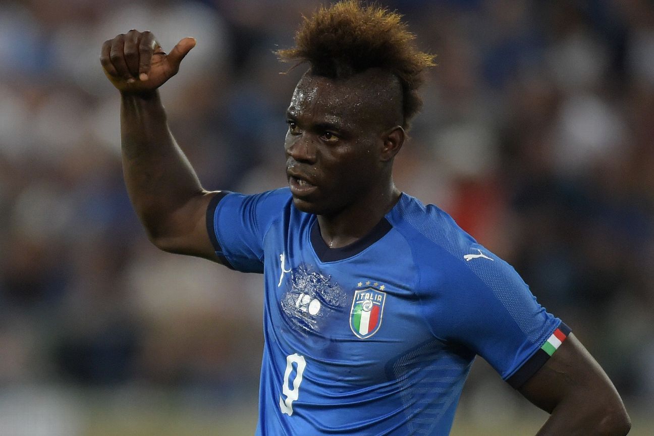 Mario Balotelli praised for standing up to racism during Italy match