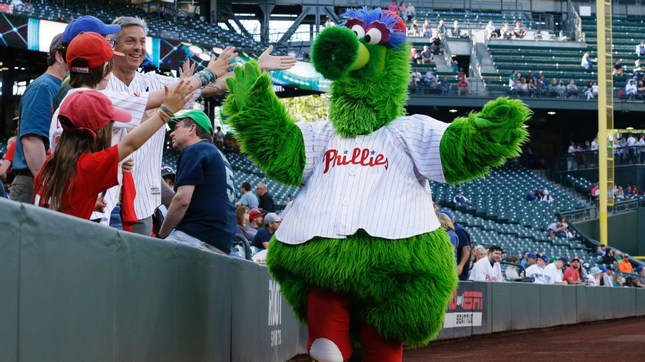 The Phillies Unveil a New Phanatic as Lawyers Fight Over Mascot Copyright -  The New York Times