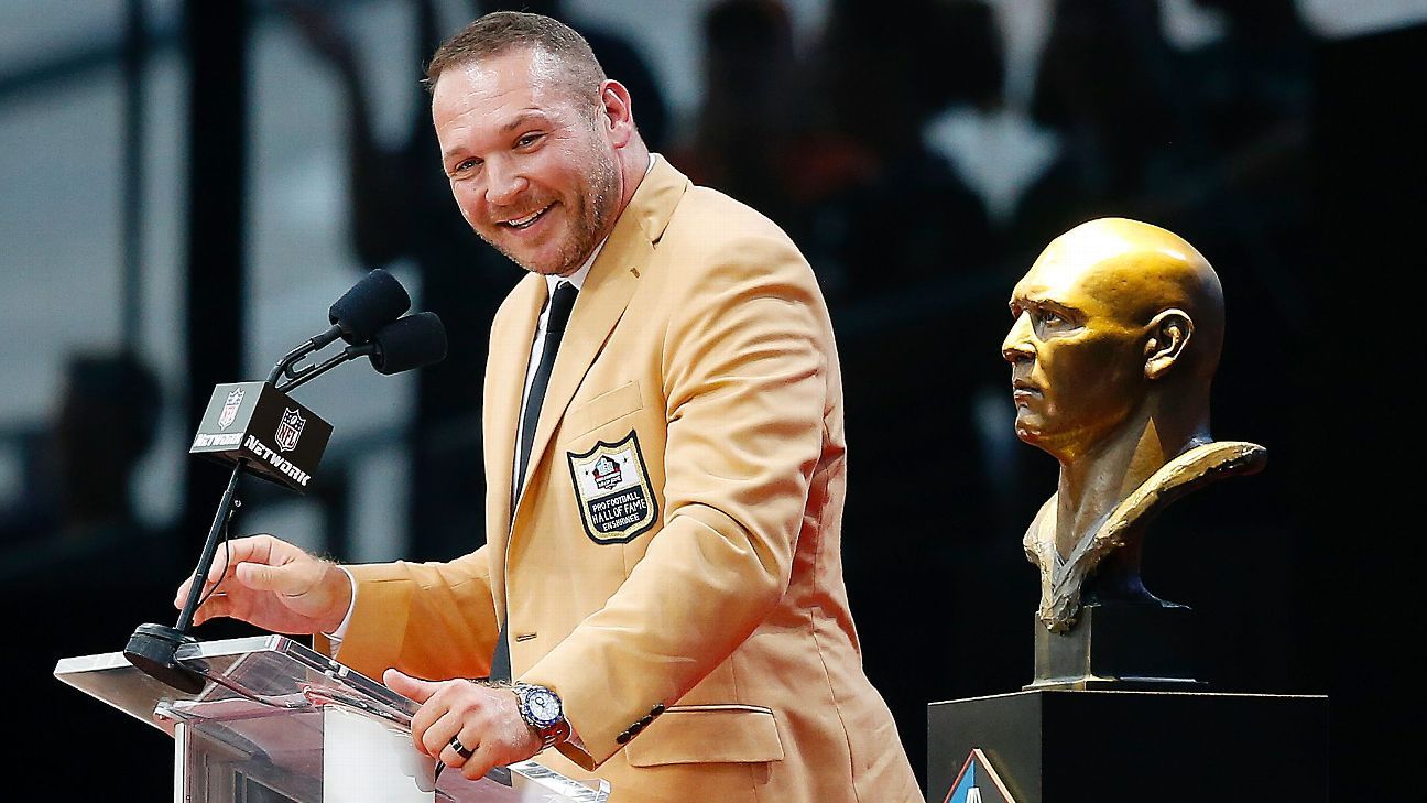 Chicago Bears' Brian Urlacher joining legends in Pro Football Hall of Fame