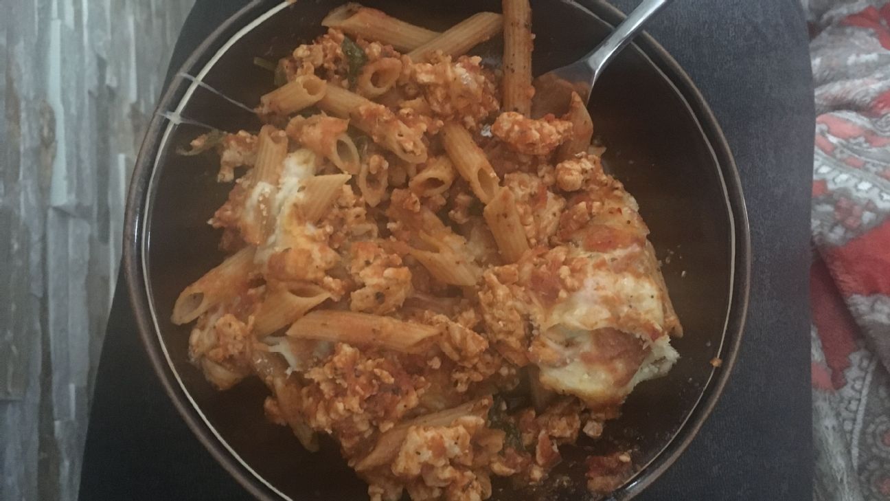 what-athletes-eat-olympic-thrower-deanna-price-s-pre-workout-protein