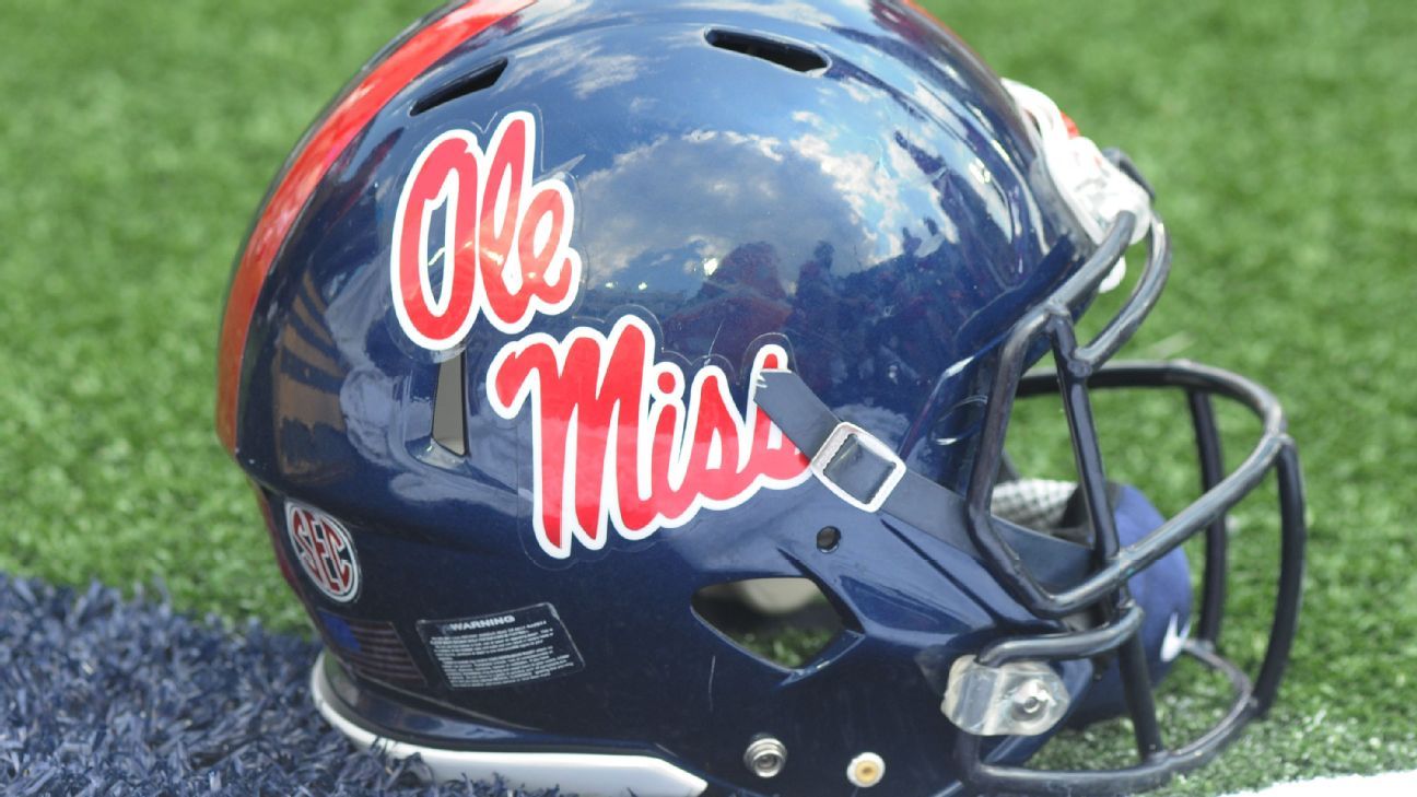 RB Dear latest to pull commitment from Ole Miss
