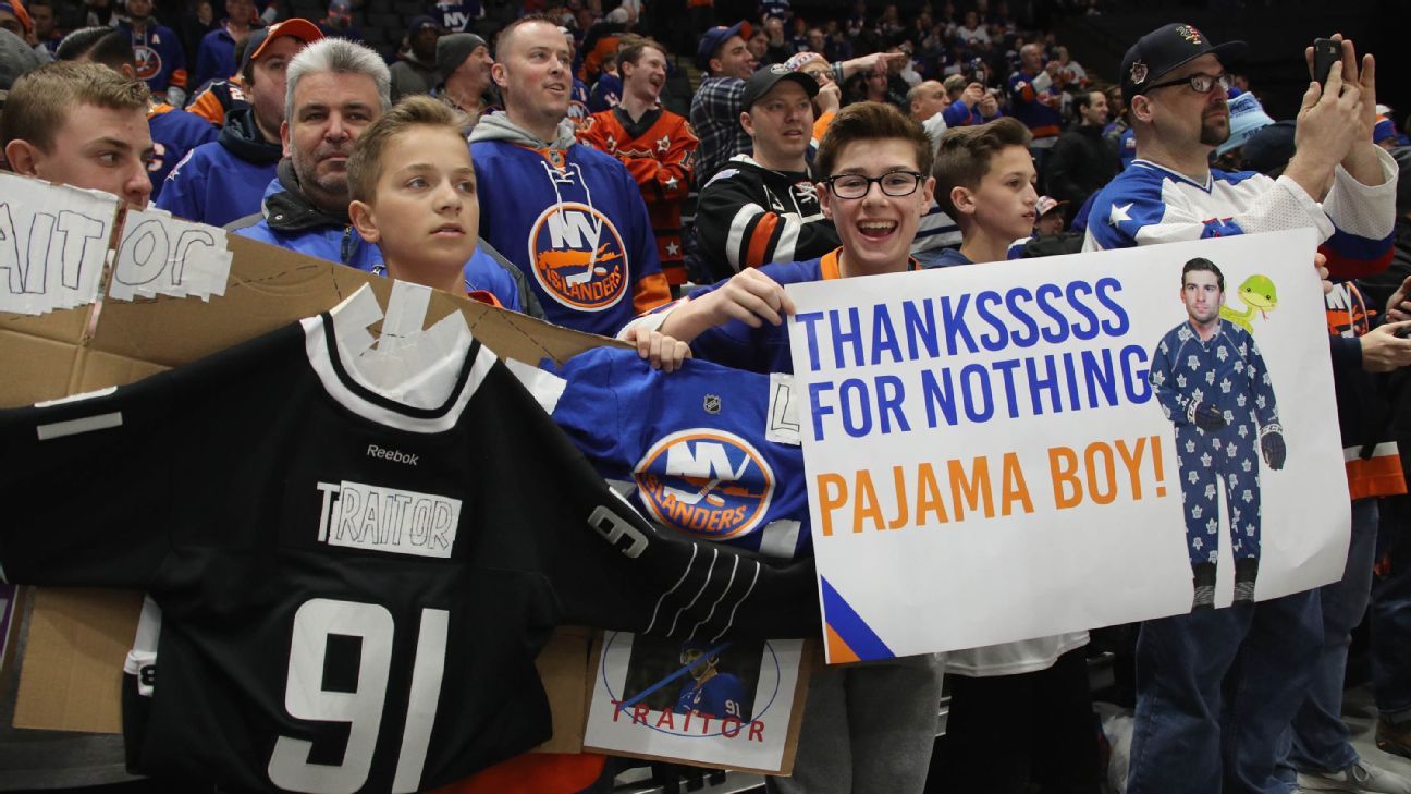 Islanders fans welcome John Tavares back to Long Island