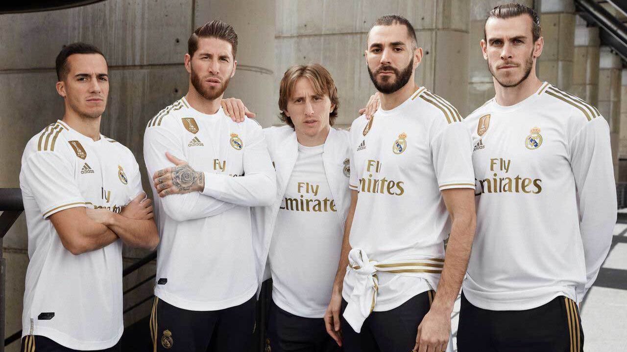 Real Madrid apresenta seu novo uniforme oficial para a temporada