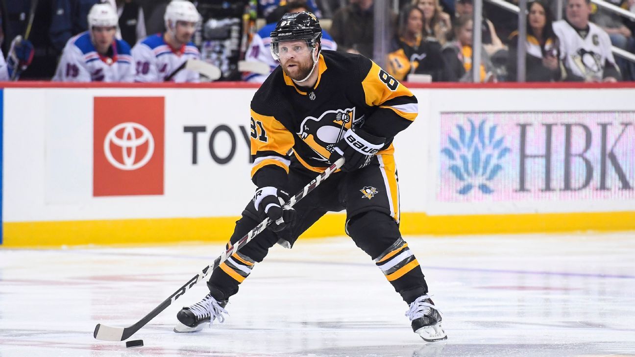 Report: Kessel not in Coyotes' plans and is eyeing trade to