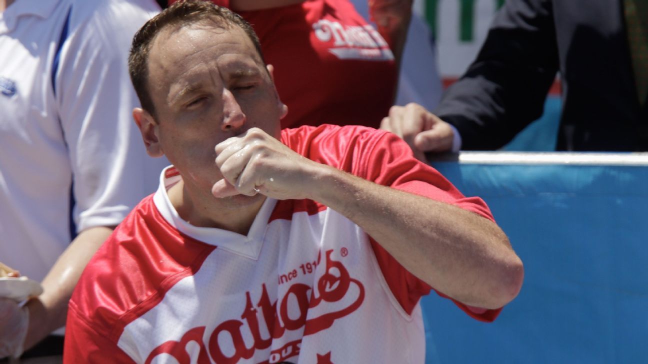 Joey Chestnut to Defend Hot Dog Title on Probation After Battery Charge