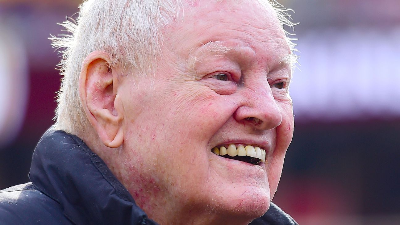 Washington Redskins Legend Sonny Jurgensen Jersey Retired by Franchise -  Sports Illustrated Washington Football News, Analysis and More