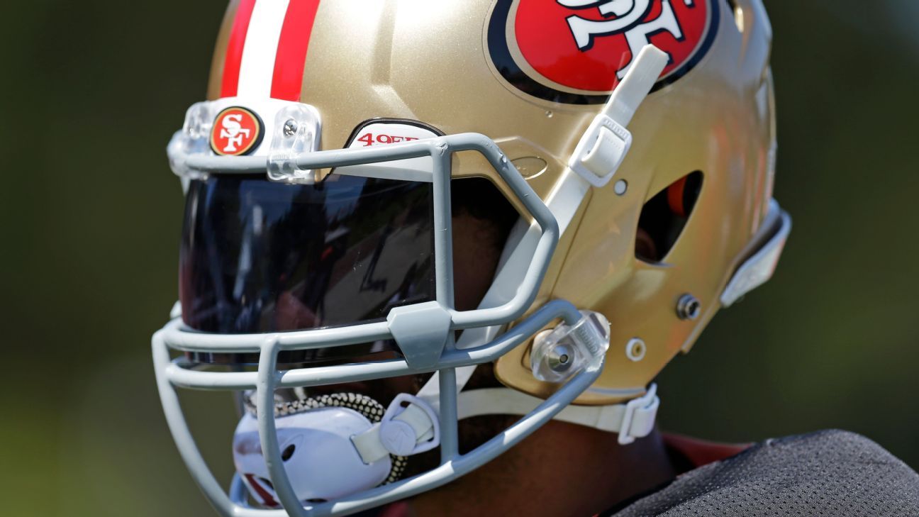 NFL allowing players to wear lightly tinted Oakley helmet visors - Sports  Illustrated