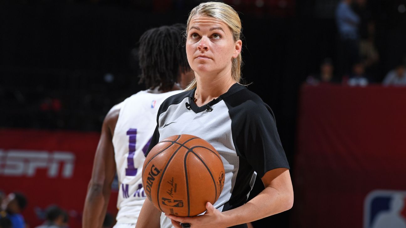 Jenna Schroeder se convierte en 4ª mujer en equipo de árbitros de la