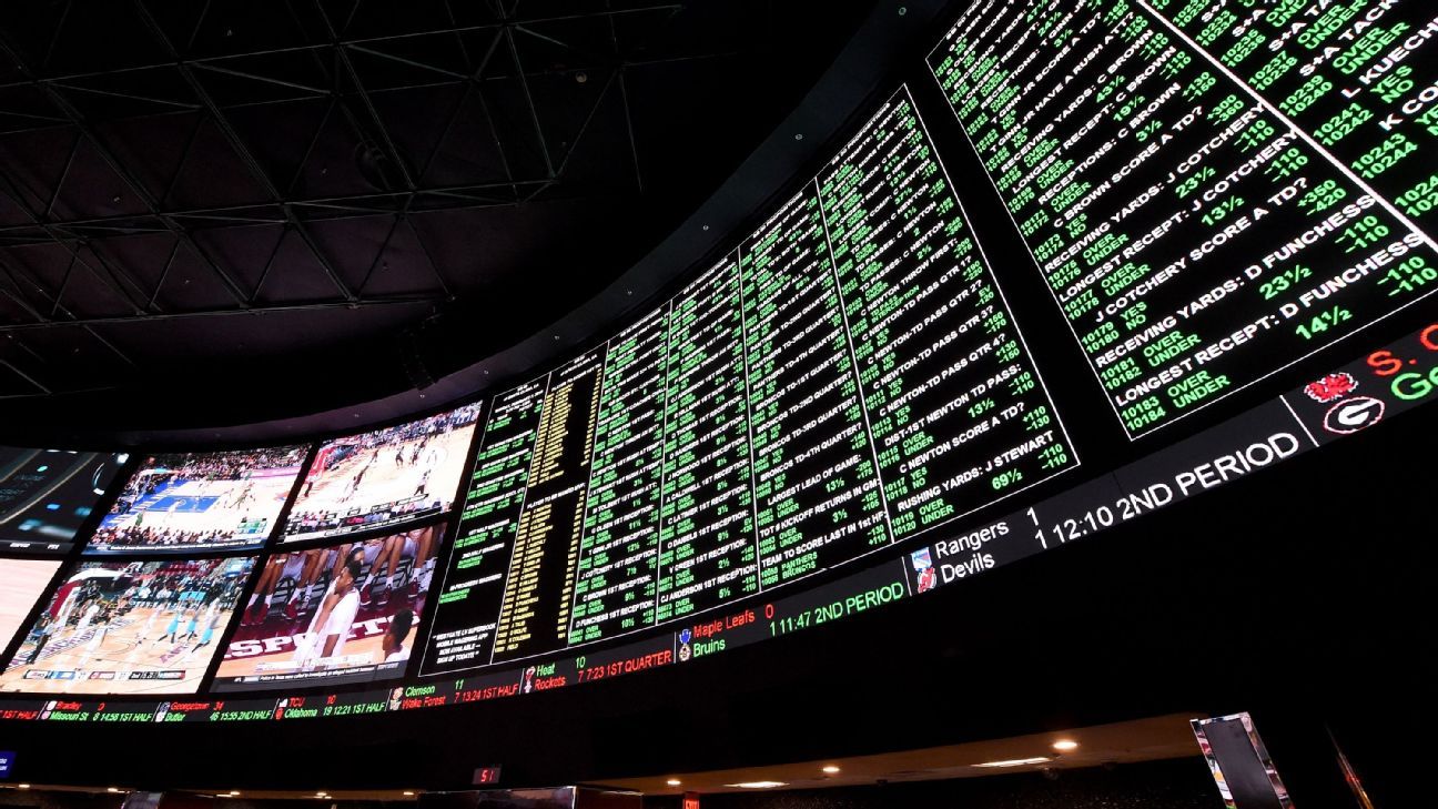 Raiders-Broncos game attracts sharp bets at Las Vegas sportsbooks