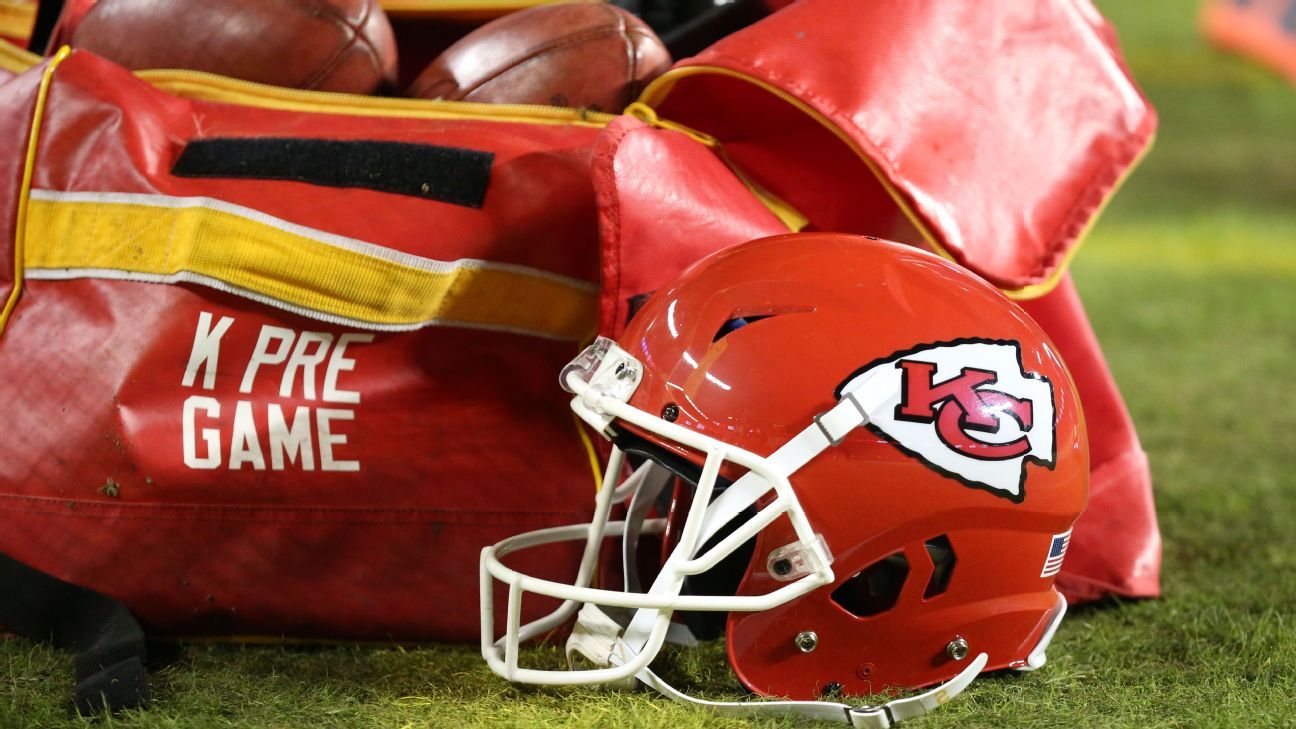 Chiefs' gear reportedly sent to New Jersey ahead of Patriots game