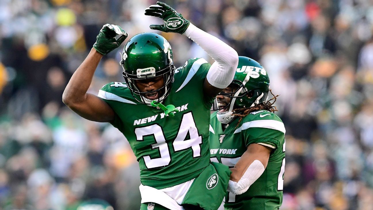 New York Jets cornerback Brian Poole (34) runs in an NFL football game  against the Pittsburgh Steelers, Sunday, Dec. 22, 2019, in East Rutherford,  N.J. (AP Photo/Seth Wenig Stock Photo - Alamy