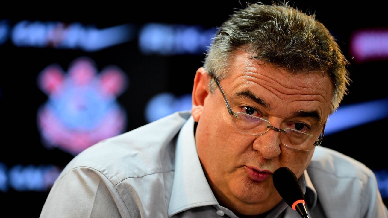 Palmeiras responde ex-presidente do Corinthians sobre críticas a Abel: 