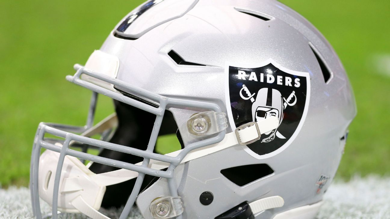 Raiders without 4 starters as Marinelli runs defense vs. L.A. Chargers