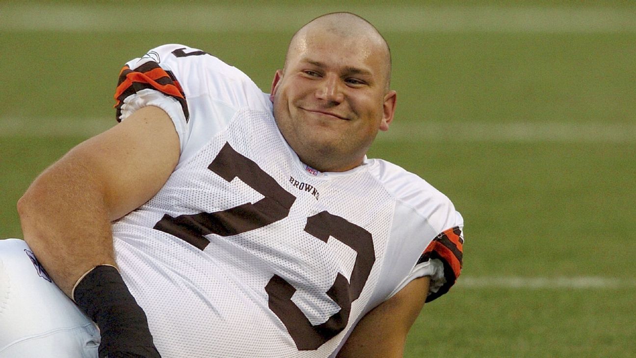 Joe Thomas' fall during practice alarms Browns