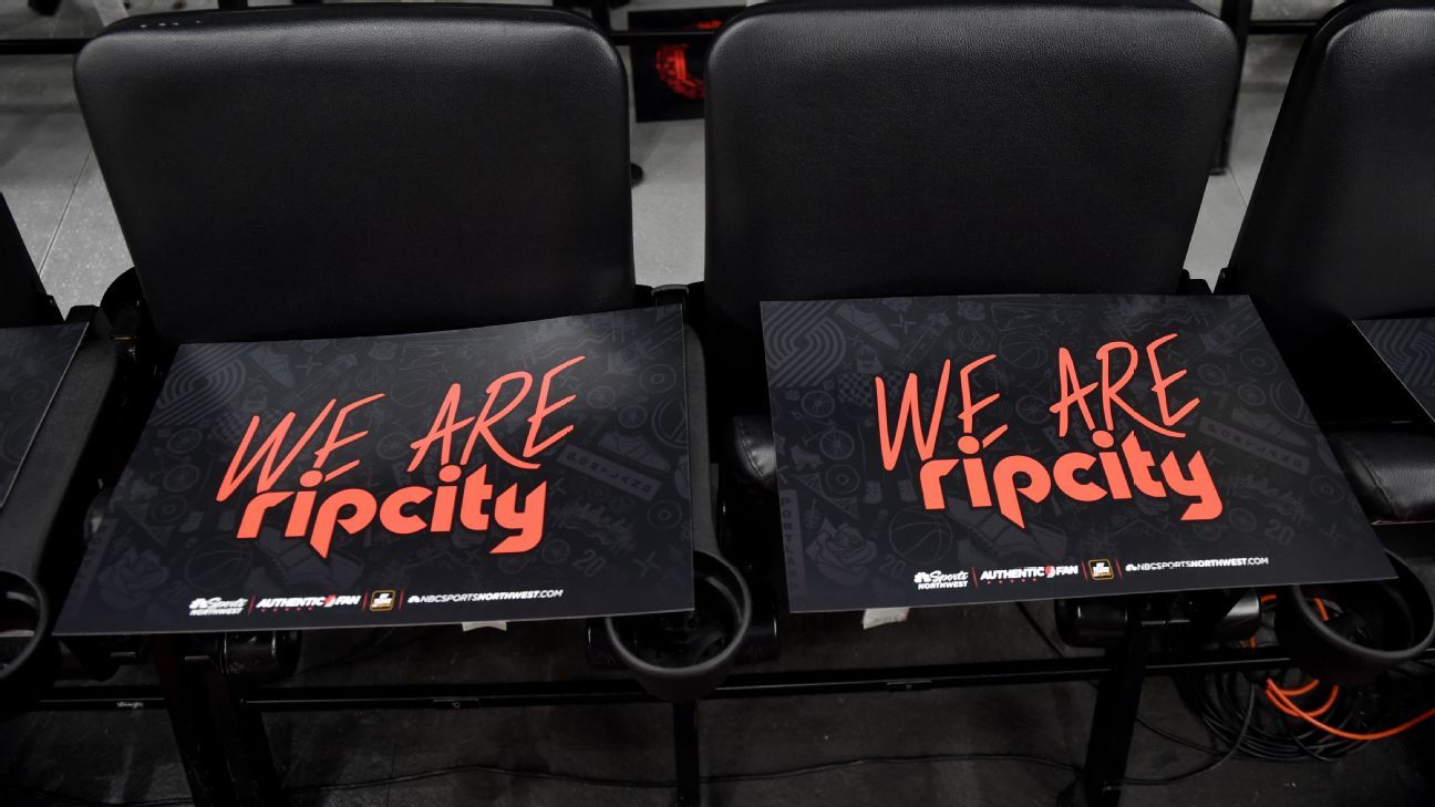 Legendary broadcaster Bill Schonely says farewell to Trail Blazers fans at retirement  ceremony 