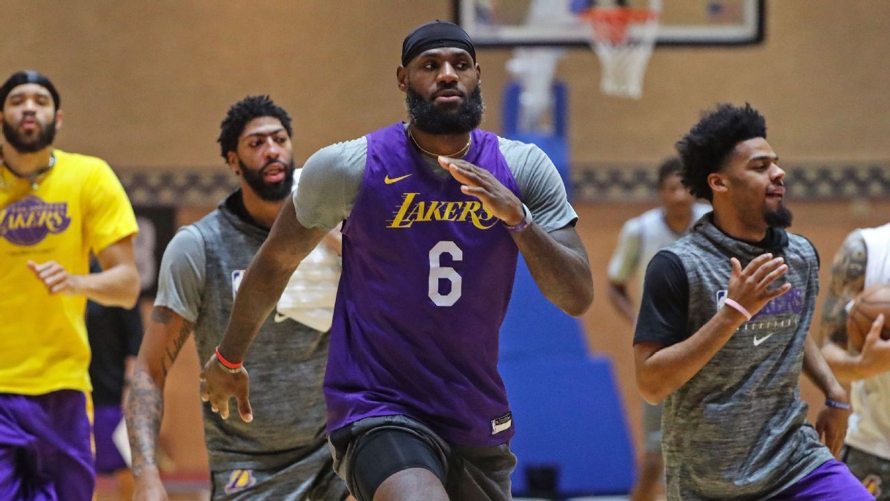 Will Lakers retire both of LeBron James' jersey numbers when he