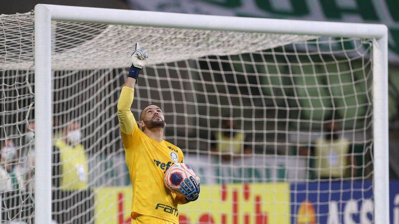PAREDÃO! Weverton igual Oberdan e entra no top 10 de goleiros com mais jogos no Palestra