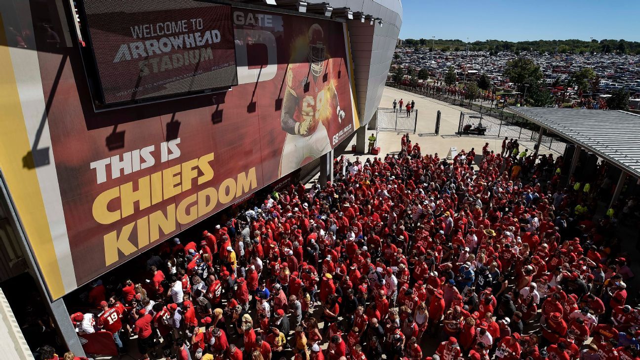 Chiefs plan to have fans at Arrowhead Stadium for Texans game