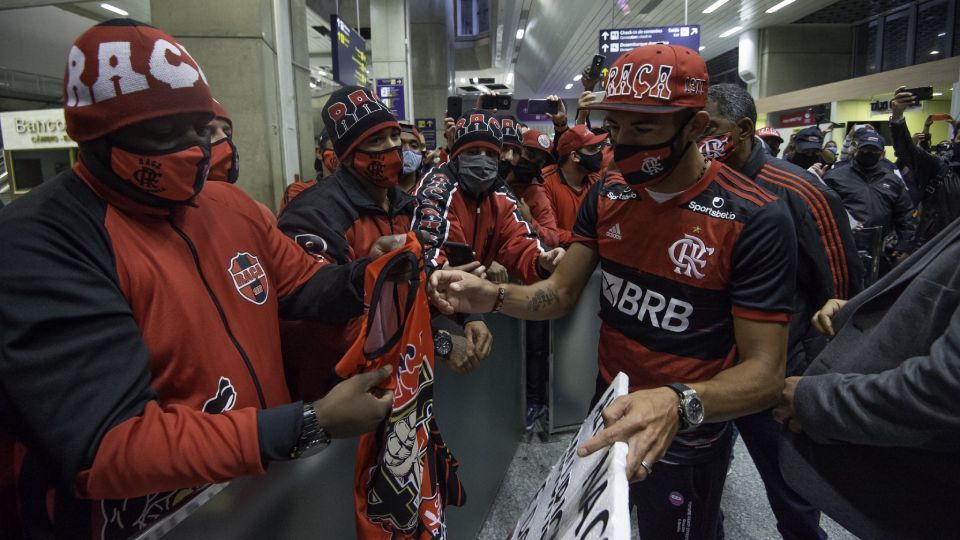 Novo reforço do Flamengo, Mauricio Isla diz conhecer trabalho de Domènec -  Gazeta Esportiva