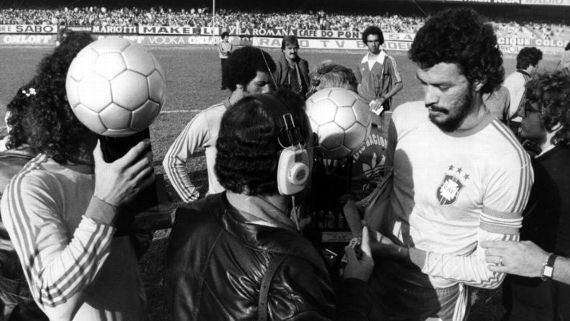 Em solo brasileiro, Maradona 'deu o cano' no Corinthians e escapou de 1º duelo contra Sócrates