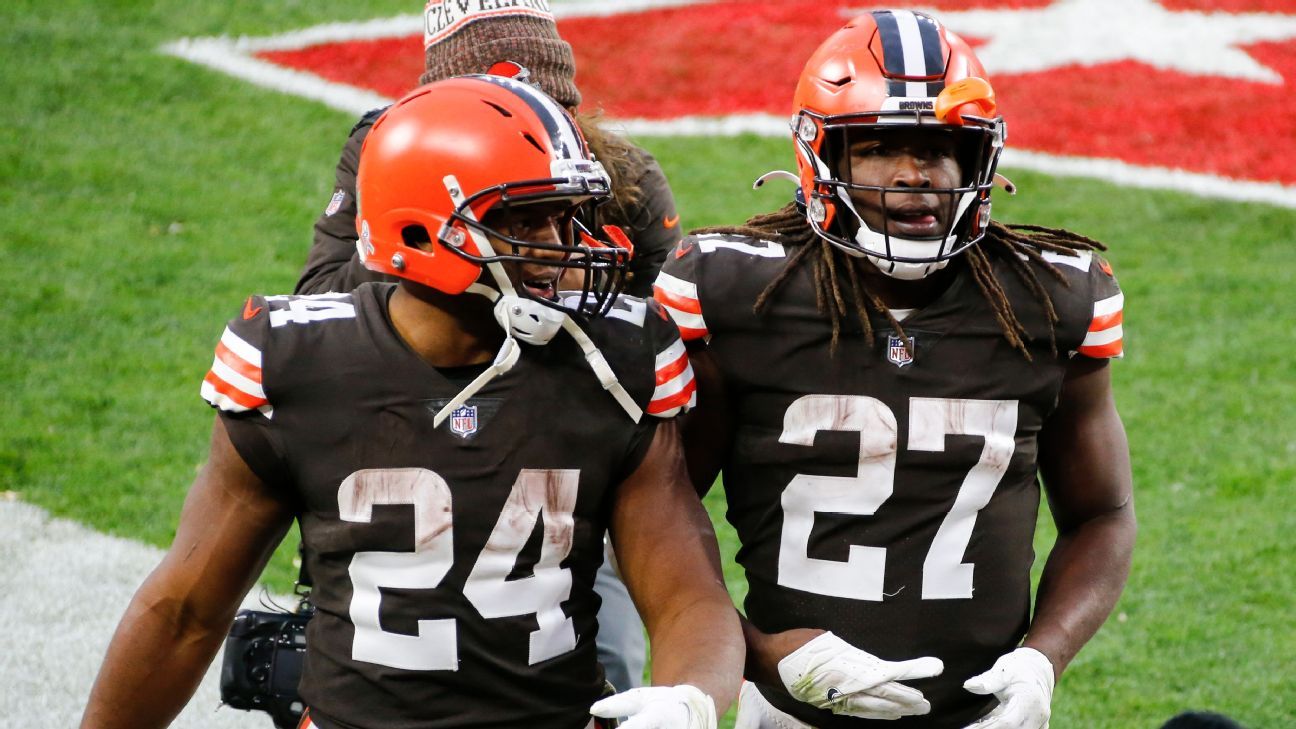 Cleveland Browns running back Nick Chubb (24) breaks away from a tackle by  Pittsburgh Steelers …