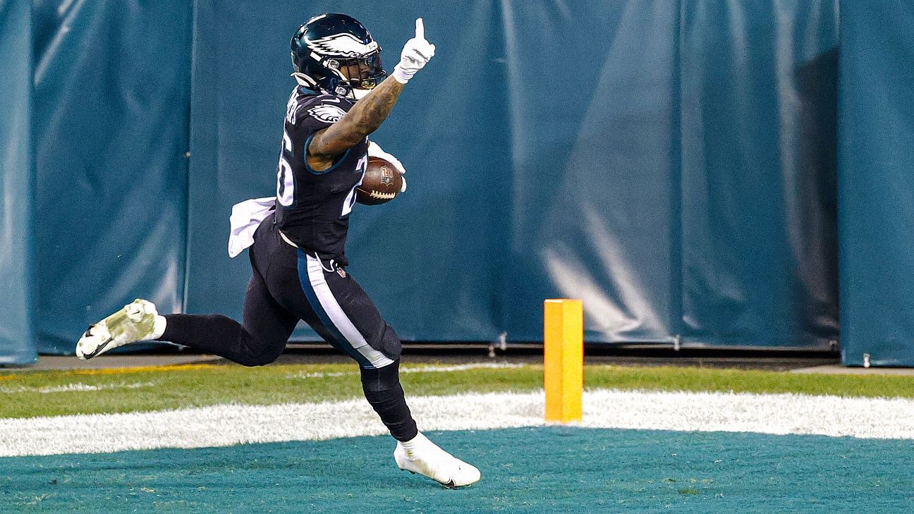 Ex-Penn State Football Miles Sanders breaks off 82-yard TD for Eagles