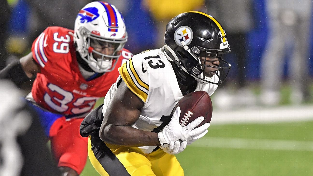 Dawson stood at the center of Steelers' production