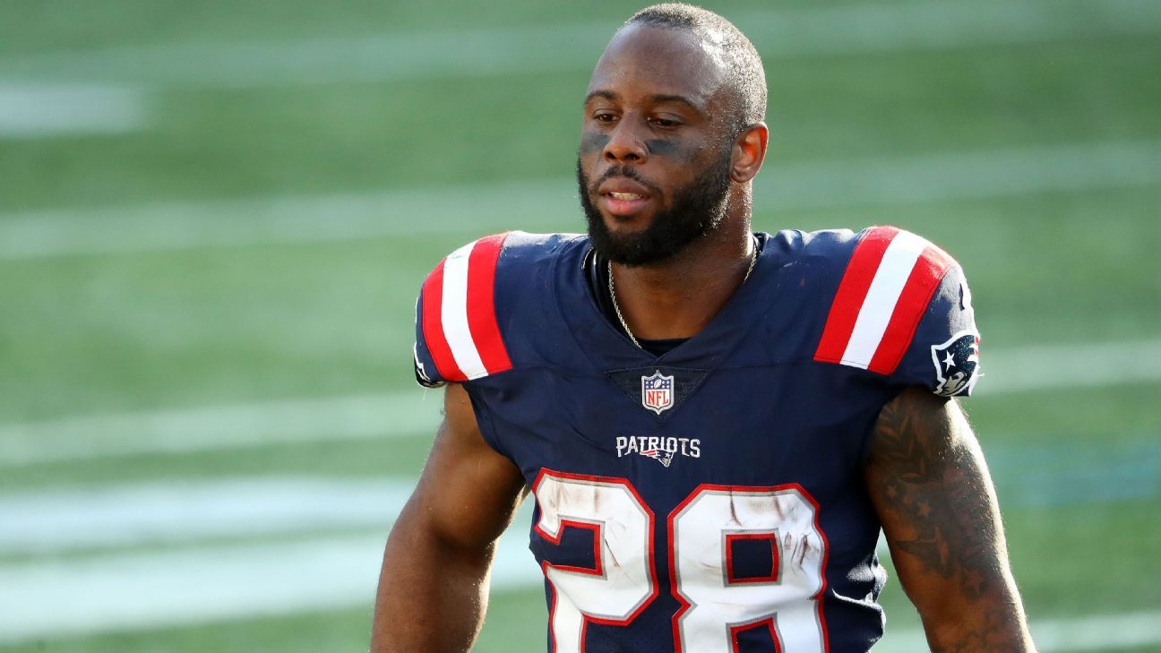 RB James White se aposentou da NFL e disse que era “uma grande honra representar” o New England Patriots