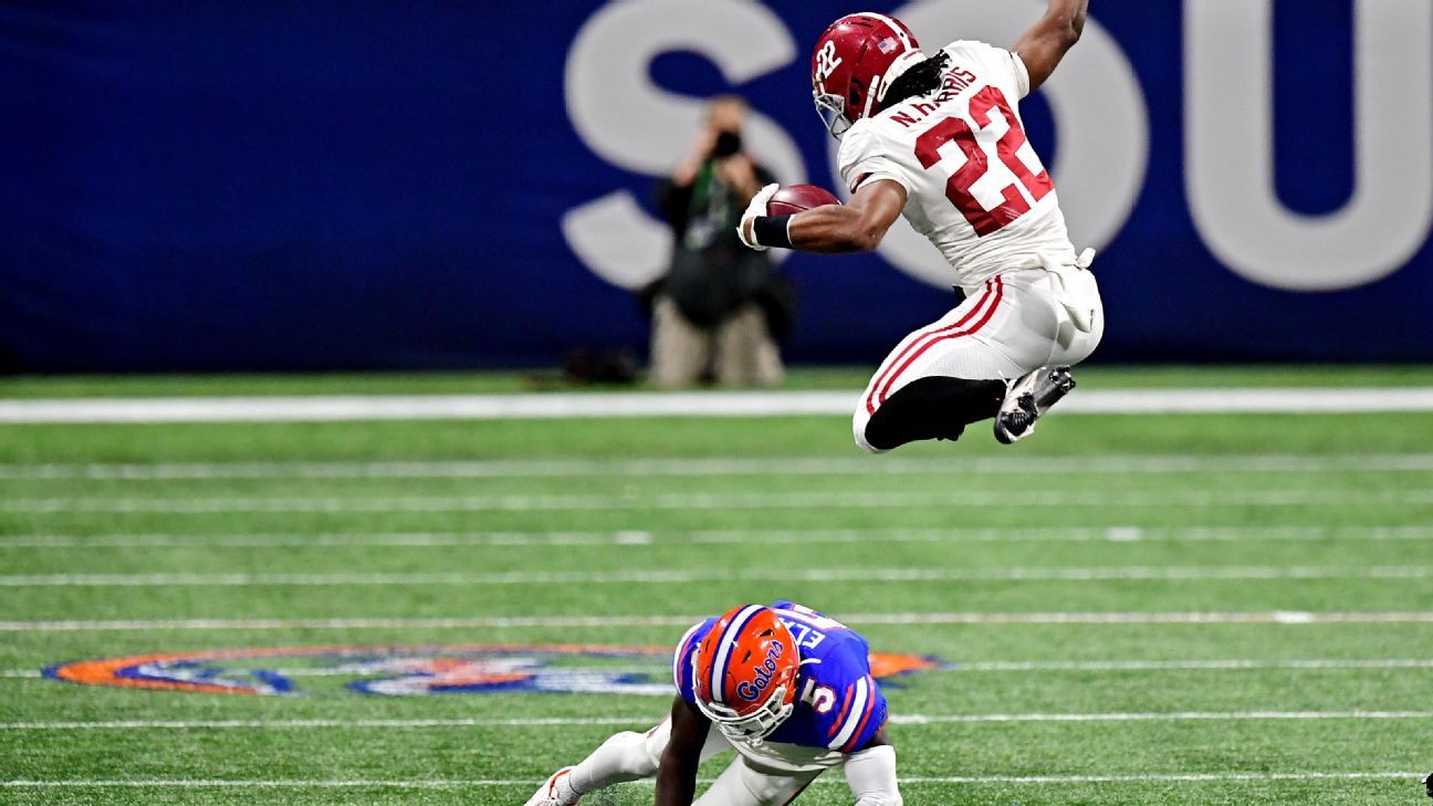 Najee Harris vs. Derrick Henry: Comparing the two Alabama RBs