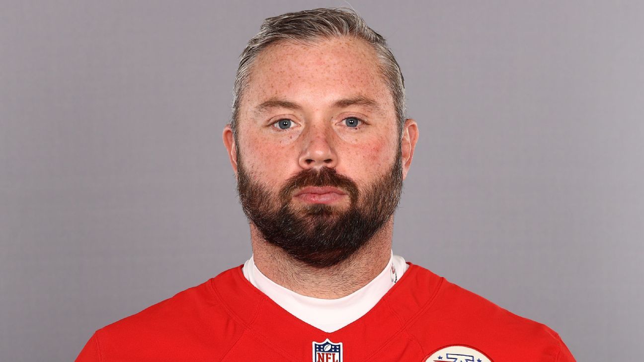 Half A Haircut Chiefs Center Daniel Kilgore Posts Hilarious Profile Pic Kansas City Chiefs Blog Espn