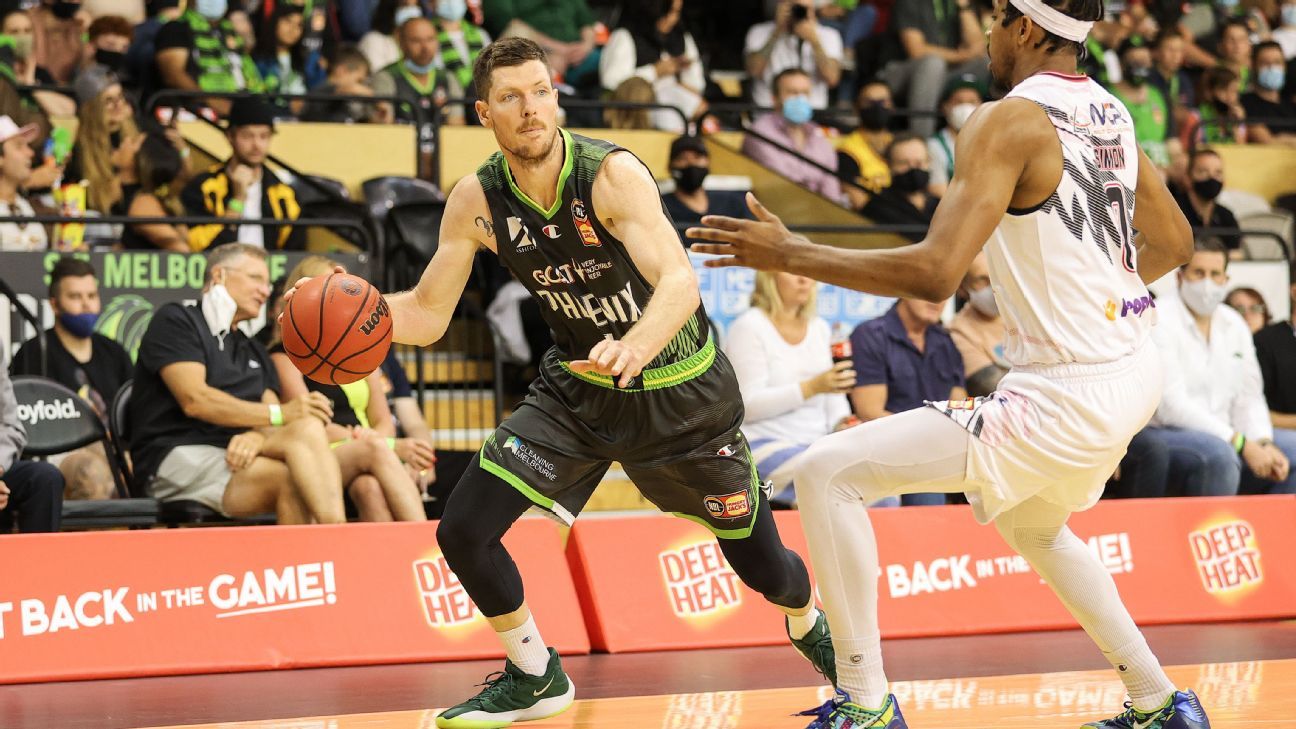 South East Melbourne Phoenix end Hawks unbeaten start in NBL ESPN