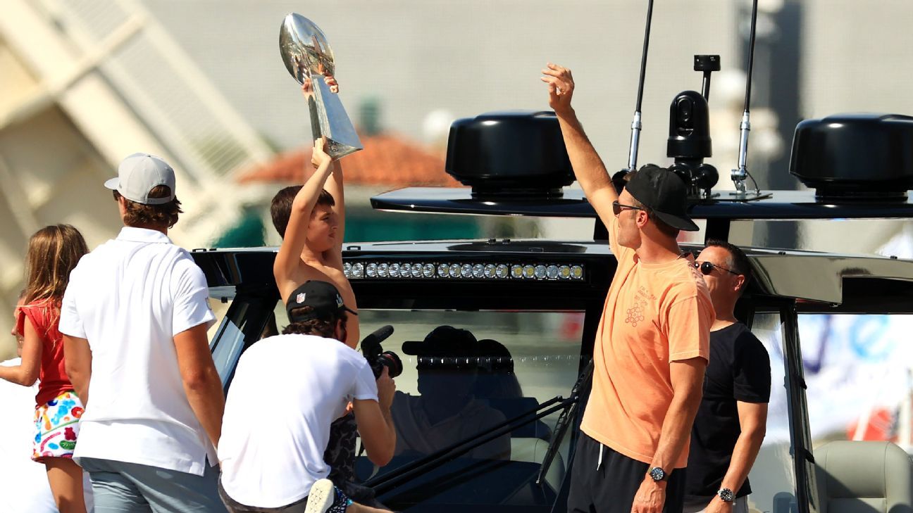 The Tampa Bay Buccaneers celebrate the LV Super Bowl title with the boat parade