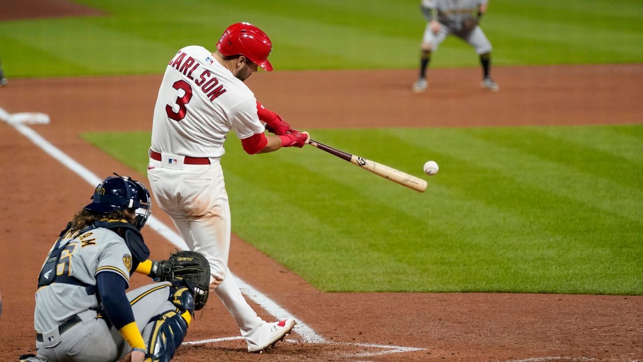 Tyler O'Neill hits a 2 run home run to put the Cardinals up in the 8th. :  r/baseball