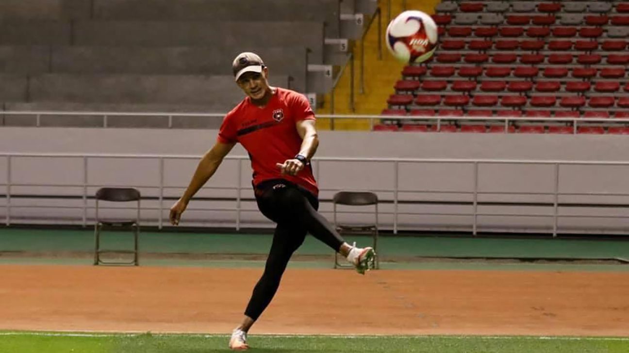 Alajuelense toma inesperada decisión con Wardy Alfaro ESPN