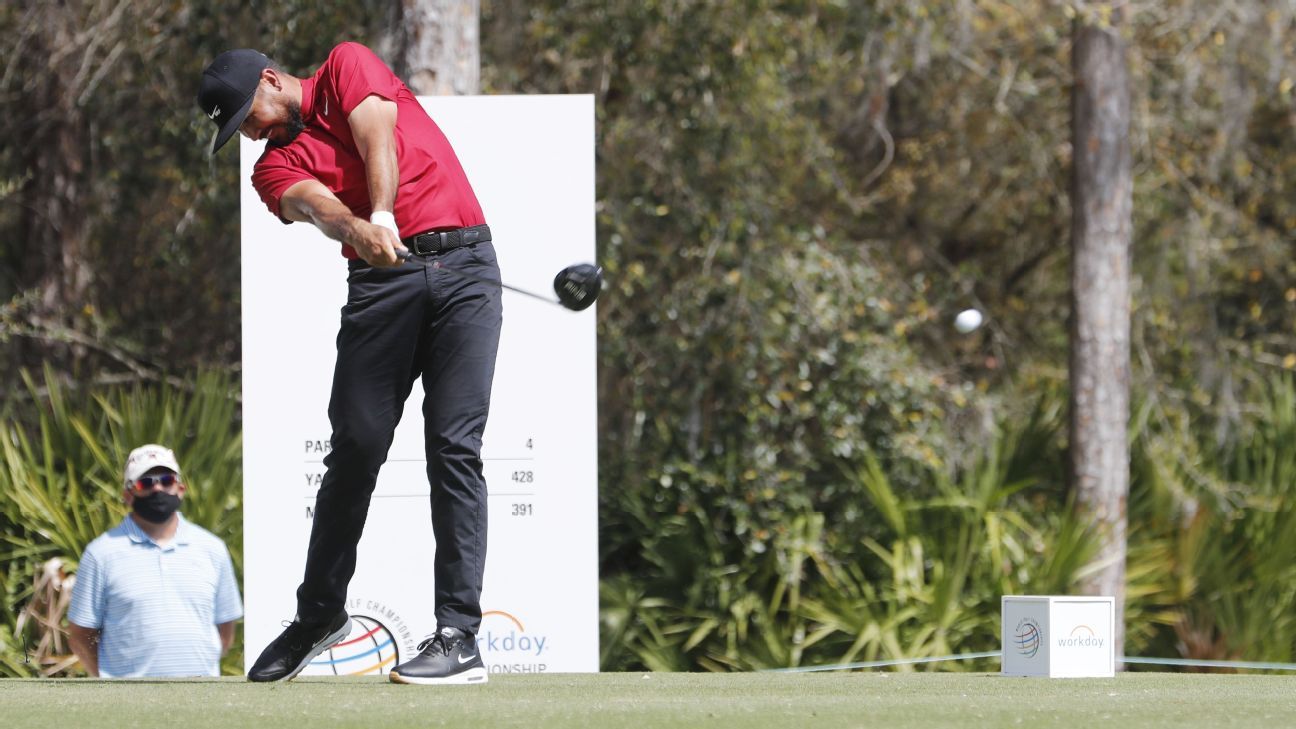 Several PGA Tour players wear red in honor of Tiger Woods