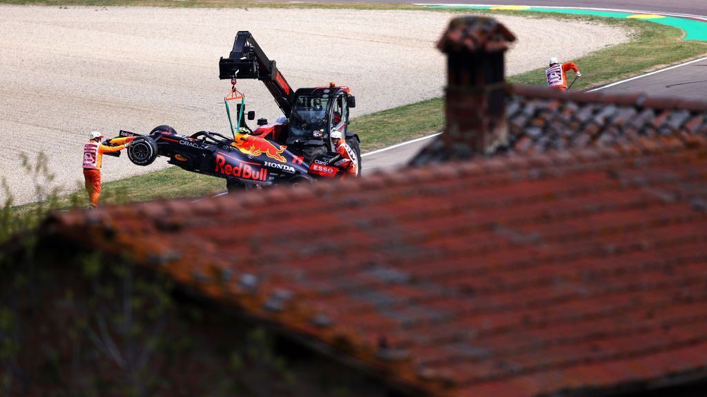 The incident between Checo Pérez and Ocon does not receive a penalty