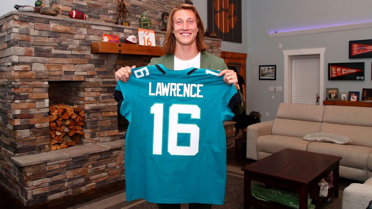 FIRST LOOK: Trevor Lawrence's custom suit for NFL Draft