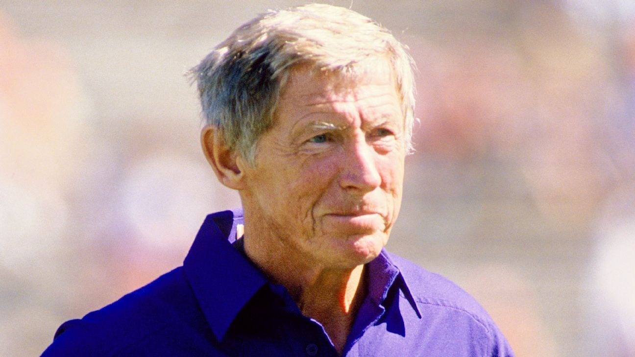 Former Minnesota Vikings Coach Jerry Burns Dead at 94