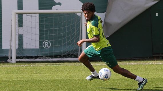 Entenda por que o Palmeiras tem dificuldade para encontrar novo clube para Luiz Adriano