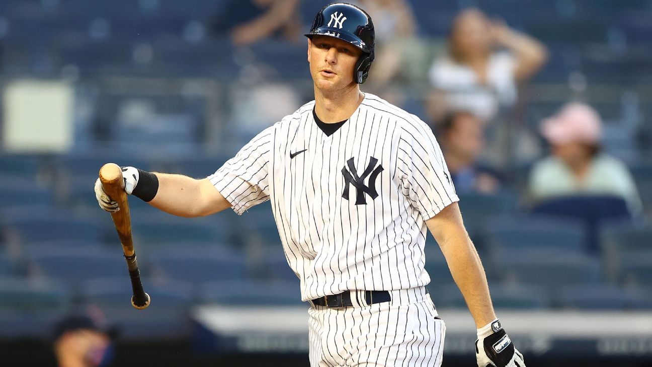 LeMahieu off Yanks' ALDS roster; Carpenter back