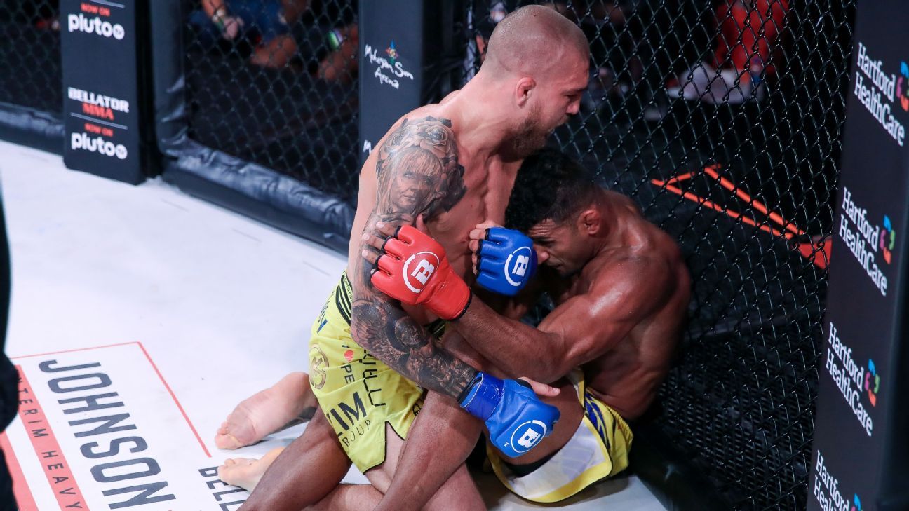 Yaroslav Amosov takes Douglas Lima